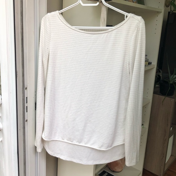 Elegant Bow-Back Sweater Top 🤍 - Picture 2 of 2